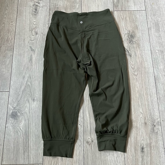 Lululemon high Rise Align Jogger - Picture 2 of 3